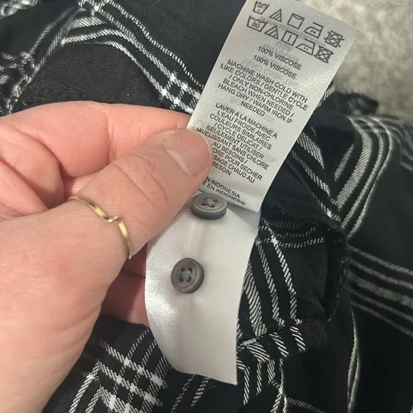 Untuckit dress Tessa Shirt Dress Plaid Black White Belted Button Front Size 8 - Picture 7 of 7